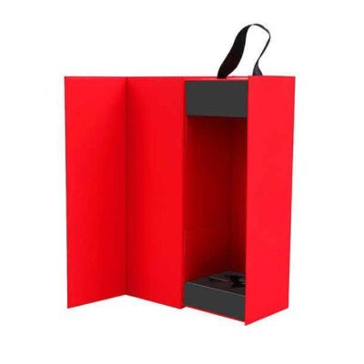 Interior cutie roșie de cadou pentru sticlă 