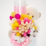 Lumanare botez cu flori uscate, spice de grau si jucarie Ursulet aplicata, Roz, 35x5 cm - imagine 4