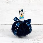 Lumanare botez cu tulle bleumarin si funda cu buline - Mickey Mouse - 30x5 cm