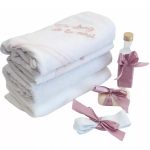 Trusou Botez cu 7 piese personalizat cu broderie - Cu drag de la Nasi - ALB - ROZ PUDRAT - imagine 2