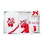 Trusou Botez 7 Piese Personalizat cu Broderie, Rosu, Coroana Regala