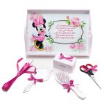 Tavita turta cu 6 piese roz si fundite ciclame cu buline - Minnie Mouse - 35x20 cm  TTF17